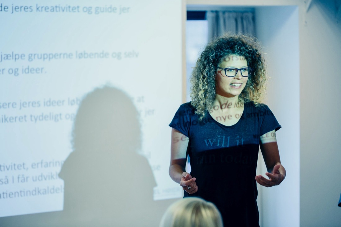 Mille Obel faciliterer en workshop — Ung i Aarhus